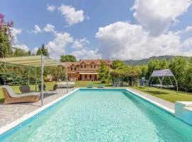 Beautiful Home In Massarosa -lu- With 4 Bedrooms, Wifi And Outdoor Swimming Pool