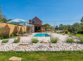 Awesome Home In Glavina Donja With House A Panoramic View, hotel en Donja Glavina