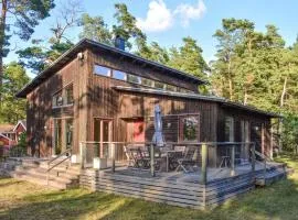 Gorgeous Home In Frjestaden With Wifi