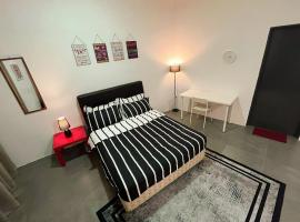 Immense Studio EmpireDamansara/WiFi/Netflix, hotel in Damansara Perdana, Petaling Jaya