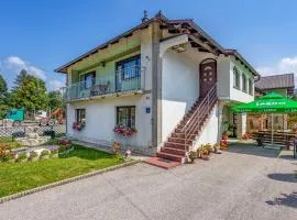 Amazing Home In Lic With Wifi