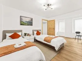 2 Zimmer Apartments, 4 Betten, vollmöbliert,zentrale Lage am S-Bahnhof