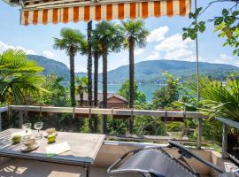 Queen Lake View - Happy Rentals, hotel com estacionamento em Ponte Tresa