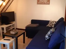 Appartement climatisé 2 étoiles, vue sur les Remparts, centre de Rocroi, Parking privatif et garage vélos