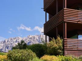 Saleghes Dolomites Residence – hotel w mieście Selva di Val Gardena