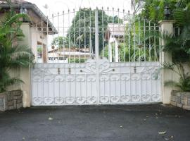 Industria Villa, hotel in Ciudad de Malabo