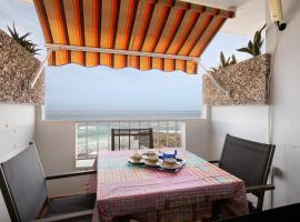 El Pris에 위치한 주차 가능한 호텔 Casita acogedora frente al mar