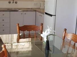 KippaRing Village Motel (Near Redcliffe), serviced apartment in Redcliffe