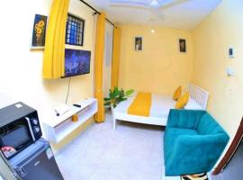 Lux Suites Ratna Studio Apartments, hotel i Nyali