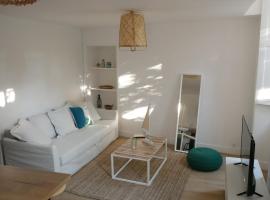 Joli appartement au cœur des remparts de Guérande, apartman u gradu 'Guérande'