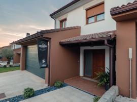 Yuhom, casas con alma. Xacedos 5, hotel en Miño