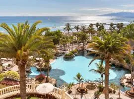 Bahia del Duque、アデへのリゾート
