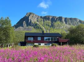 Lofoten Red Villa、Laupstadのホテル