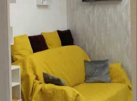 Colorfull Experience in Hause built 1910 Fast free WiFi Free Parking