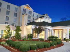 Hilton Garden Inn Charlotte North โรงแรมที่Northlakeในชาร์ล็อต