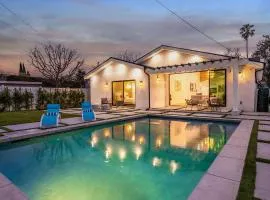 Universal Studio Stellar Home with pool and jacuzzi