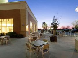Embassy Suites Northwest Arkansas - Hotel, Spa & Convention Center, hotell i Rogers