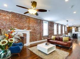 Saint Louis Home with Deck 4 Mi to Downtown!, hotel a Soulard