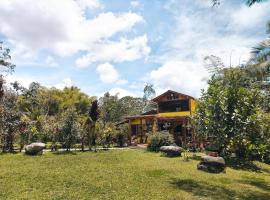 Senz Chalet Riverside - Mindo, hotel with pools in Mindo
