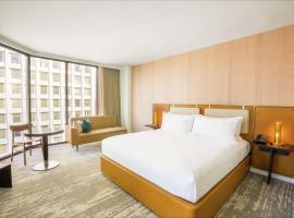 C. Baldwin, Curio Collection by Hilton, hotel din Houston