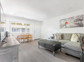 2BR APT with Brand new super quite AC, Washer, Dryer, Free EV Station, Free Parking in Cupertino