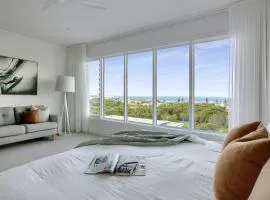 Luxe Paradise with sweeping Ocean Views & Pool