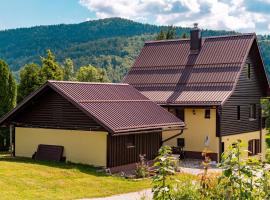 Apartments for families with children Prezid, Gorski kotar - 20260, hotelli kohteessa Prezid