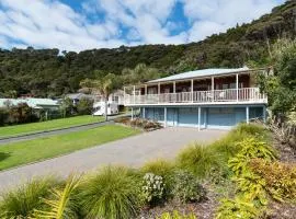 The Beach House - Paihia Holiday Home