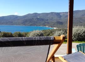 'Le 212' Splendide Vue Mer et nature, hotel com piscinas em Serra-di-Ferro