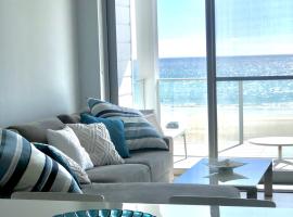 Luxury beachfront apartment, apartman u gradu Moana
