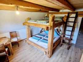 Wood & Stone Lodge 2, cabin in Donaueschingen