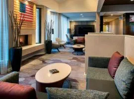 Courtyard by Marriott Chicago Waukegan / Gurnee