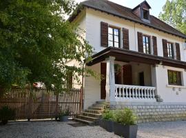 La Villa du Papetier, holiday home in Boussières