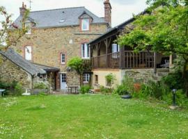 La Colline maison de famille à 100m de la Rance, hotel en La Richardais