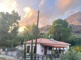 Evie's House Arakapas