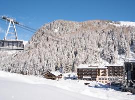 Hotel Plan De Gralba - Feel the Dolomites, отель в Сельва-ди-Валь-Гардена, рядом находится Подъемник 44 Пиц Селла 2284м