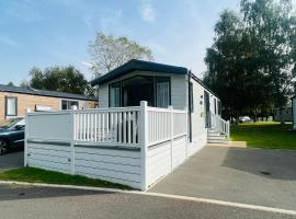 Teejay's Lodge with Hot Tub, hotel v destinaci York