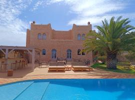 Villa Maya, hotel com piscinas em Sidi Kaouki