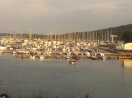 Apartment Lorenzo, hotel v destinaci Pomer