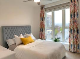 Chic 2 Bed Riverside Retreat, hotell i Rochester