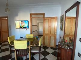 High quality appartement (4éme étage), feriebolig i Martil