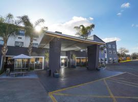 Inani Hotel Gallagher, hotel cerca de Grand Central Airport (Johannesburg) - GCJ, 