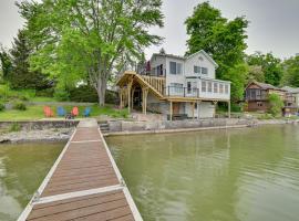 Family-Friendly Cayuga Lake Retreat with Dock!, מלון בסנקה פולס