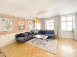 Large Apartment with 4 Bedrooms in Copenhagen
