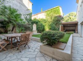 La Célestine - Belle maison en pierre de 250m2 avec jardin, huisdiervriendelijk hotel in Mudaison