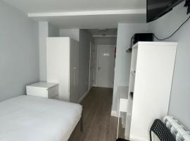 3 ST JOHN'S CLOSE, serviced apartment in London