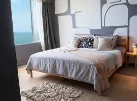 Getaway to Artist's Room Seaview