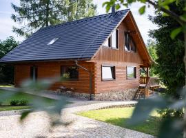 Moderní šumavská roubenka s výhledem na Boubín, cabin in Vimperk