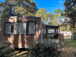 Grand mobile-home 45M2 au calme et au bord de mer, glamping em Saint-Brévin-les-Pins