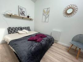 Les Iris - Chambre Erable, B&B in Avanton